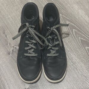 Chaco lace up active booties women’s 7.5